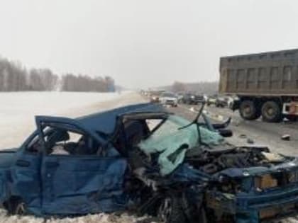 Один человек погиб при столкновении трех автомобилей в Лаишевском районе РТ