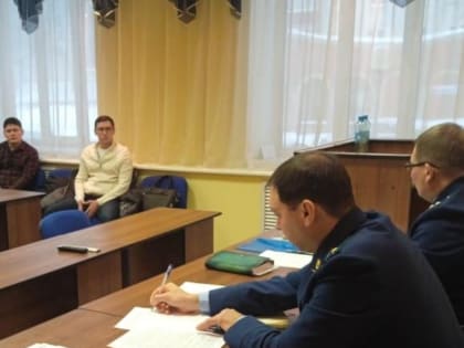 Лениногорская городская прокуратура провела совещание с представителями коммунальных служб и муниципалитета по факту своевременной очистки и уборки снега и наледи