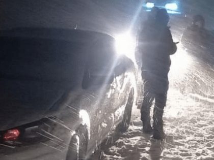 В Татарстане спасатели пришли на помощь водителям и пассажирам, замерзавшим на М-7