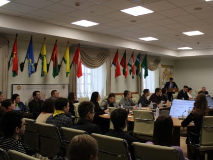Трудоустройство и психологическая помощь: Ринат Садыков рассказал о реализации публичных целей Минмолодежи Татарстана в 2022 году