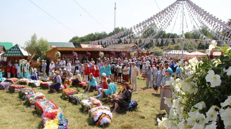 Мирный казань. Поселок Мирный Казань. Сабантуй Мирный Казань. Поселок Мирный Заинский район. Сабантуй на Лебяжьем озере маршрут.