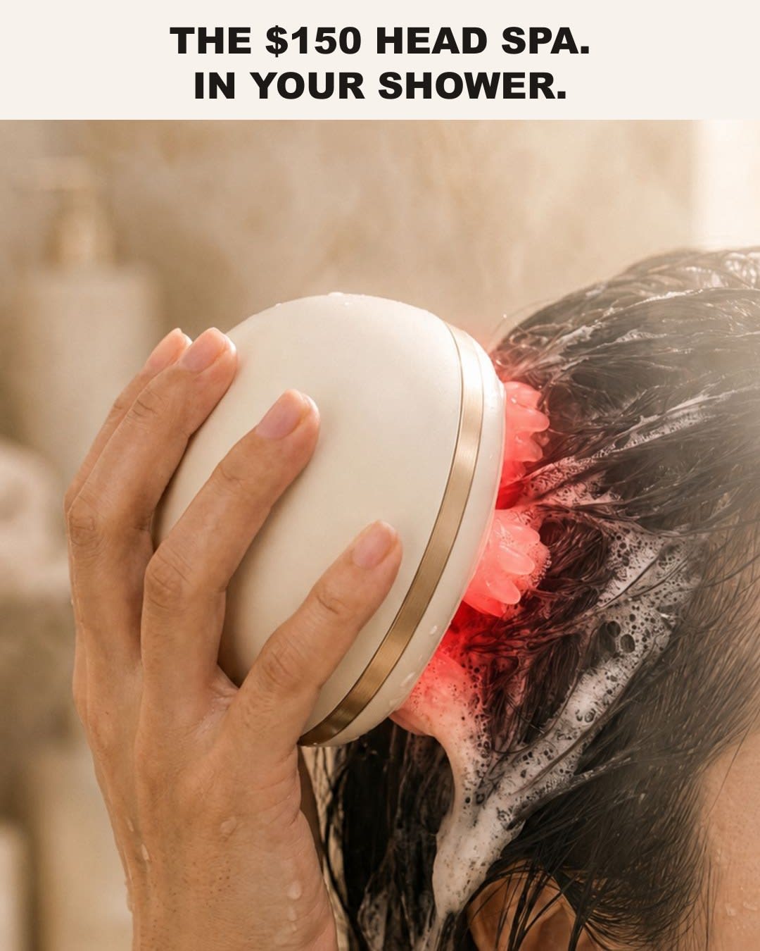 Kneading the shampoo into the scalp, red light at the roots