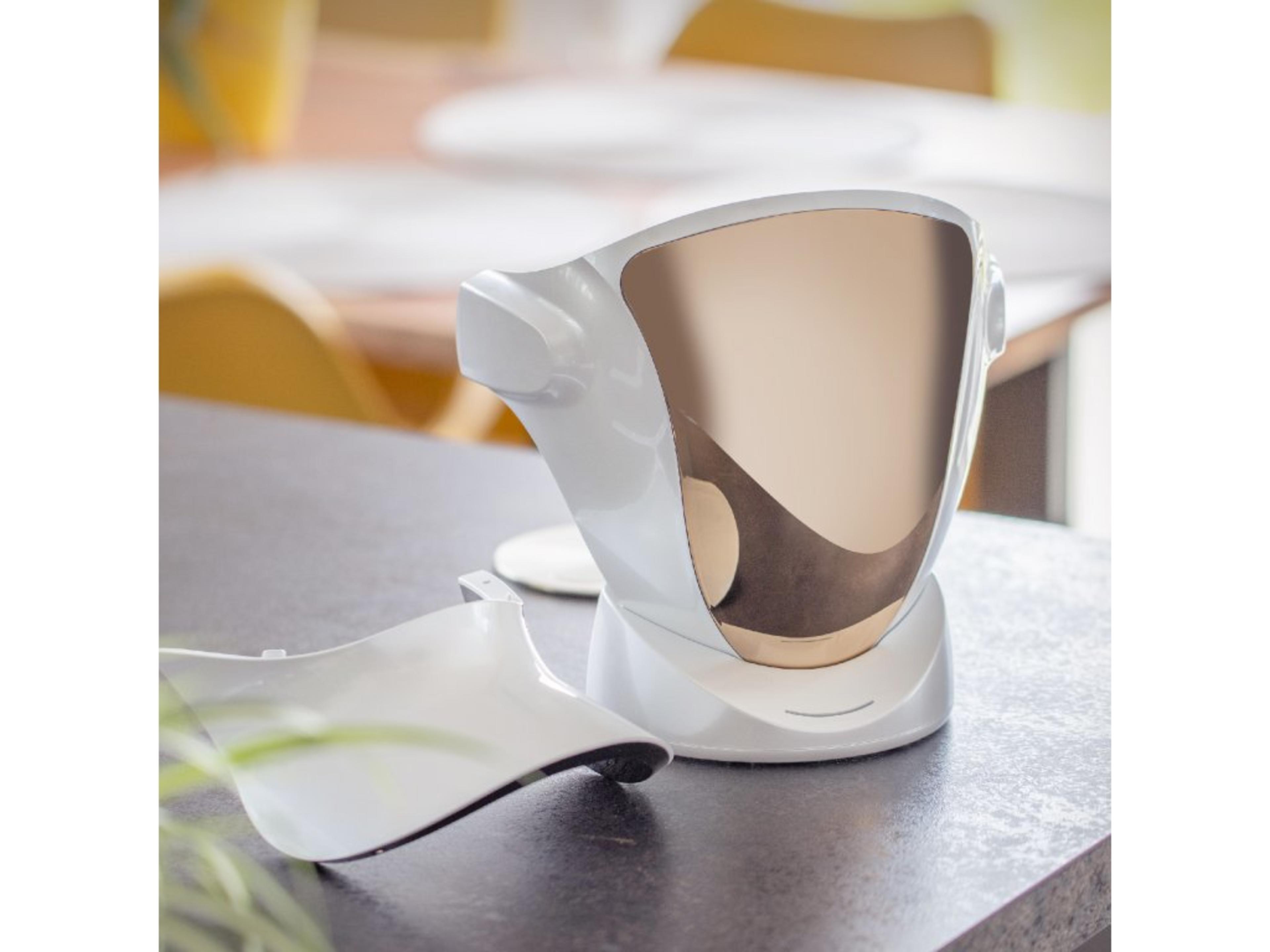 palsar7-led-face-and-neck-mask-with-charging-station-white-gold 1