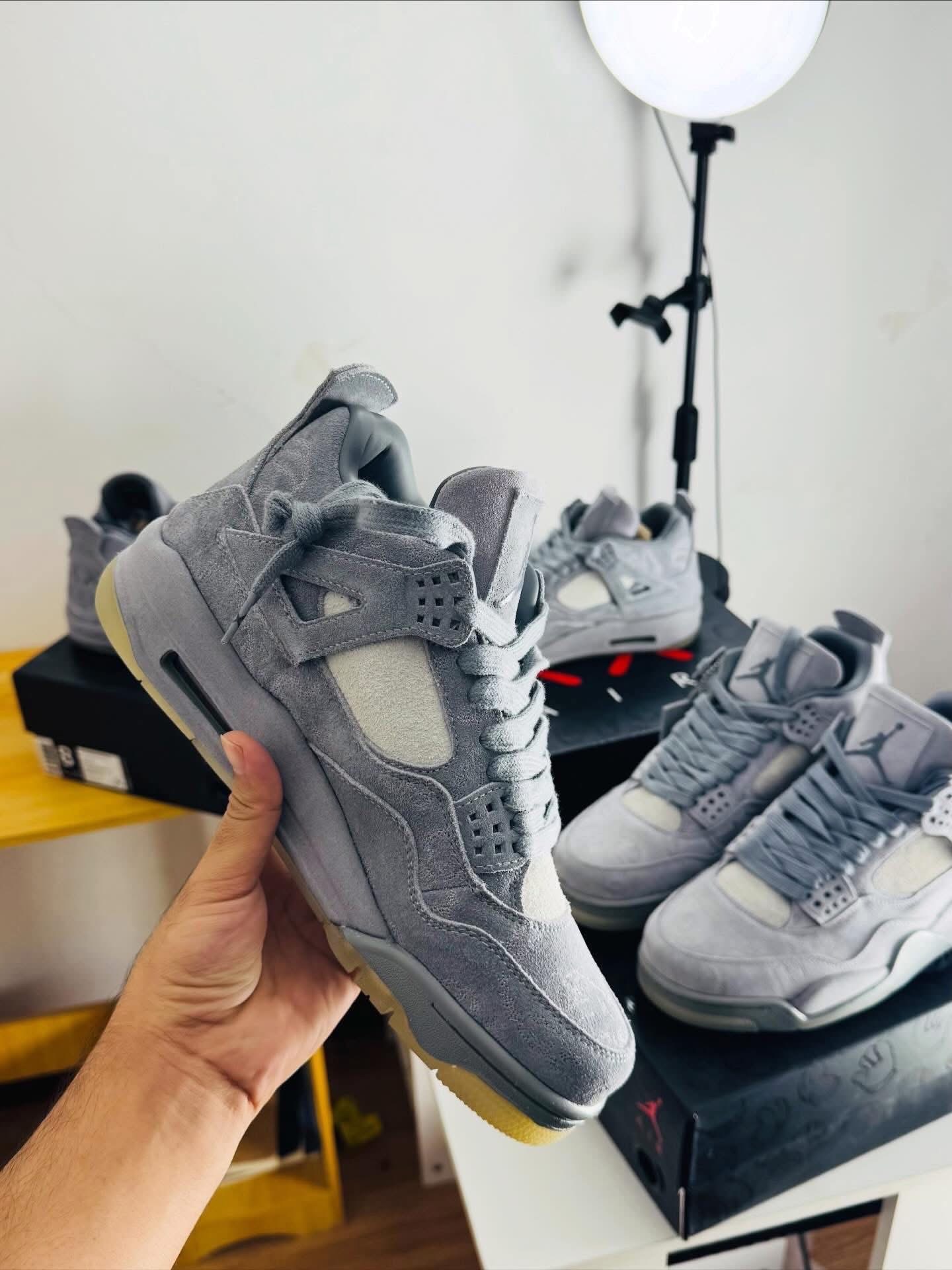 Aj 4 retro
