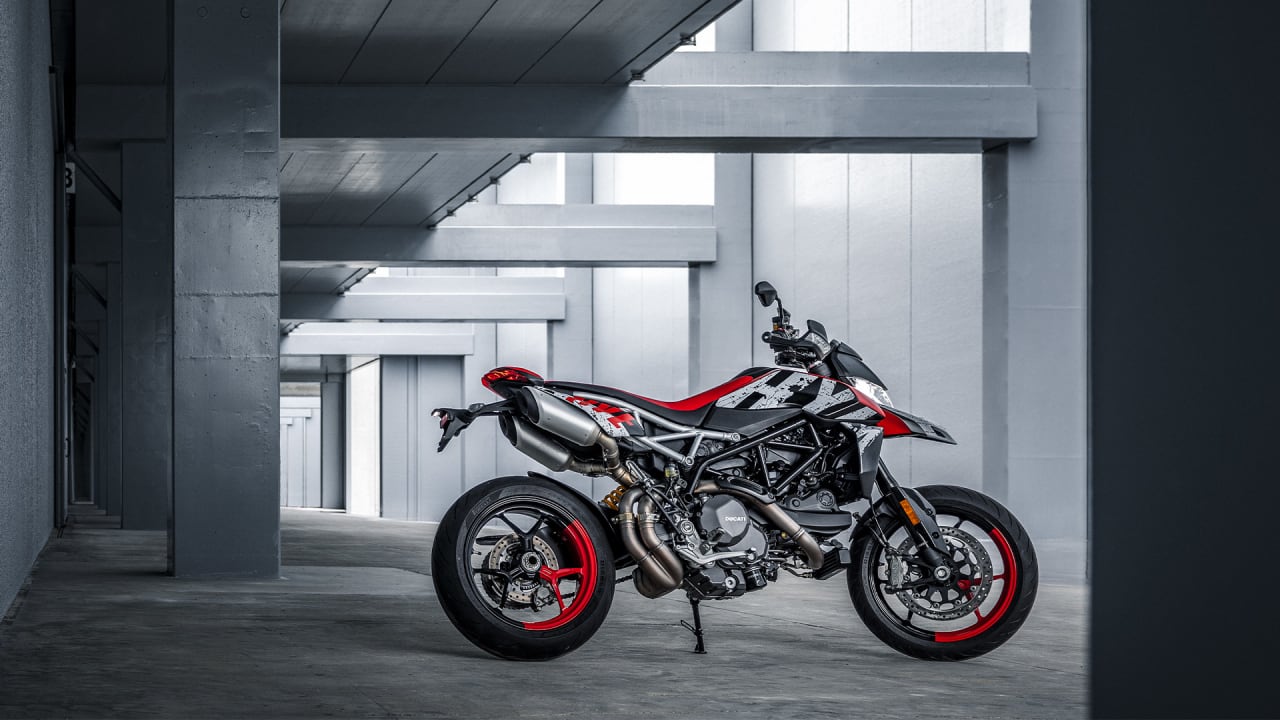 Ducati Hypermotard 950 RVE eest külgvaates