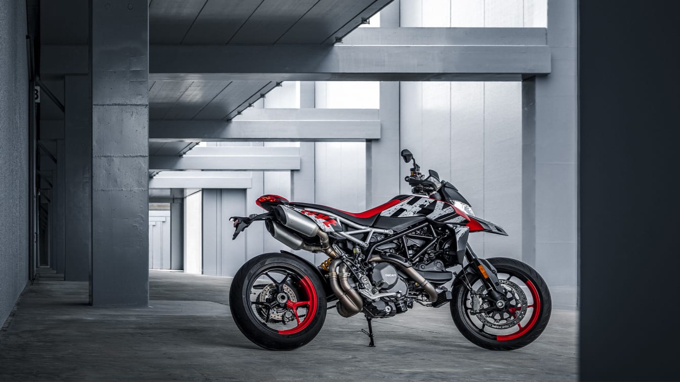 Ducati Hypermotard 950 RVE eest külgvaates