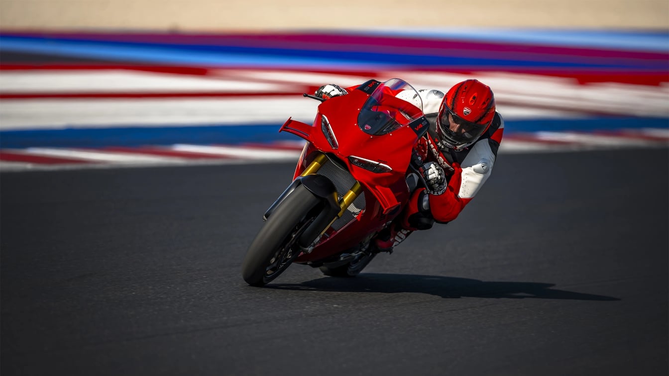 Ducati Panigale V4 S MY27 kurvis