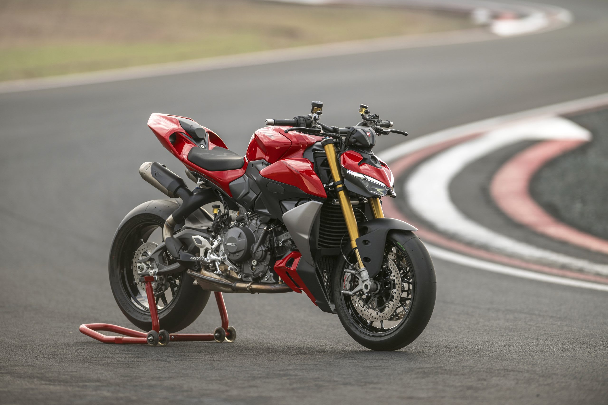 Ducati Streetfighter V2 S galeriipilt 1