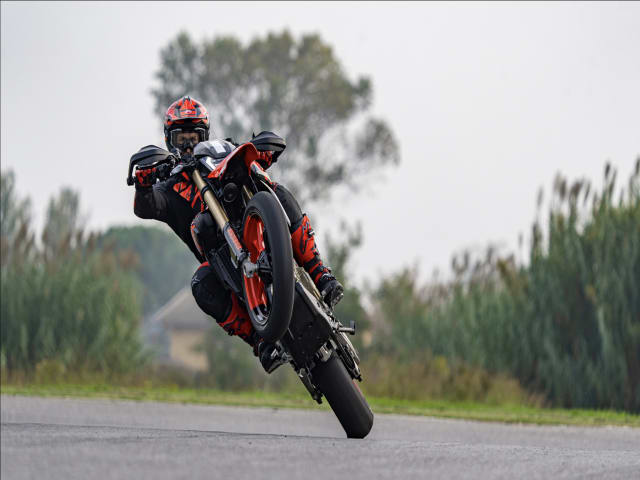 Ducati Hypermotard 698 Mono galeriipilt 4