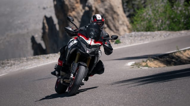 Ducati Multistrada V4 Pikes Peak MY2027 kurvis