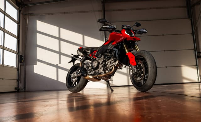 Ducati Hypermotard V2 galeriipilt 2