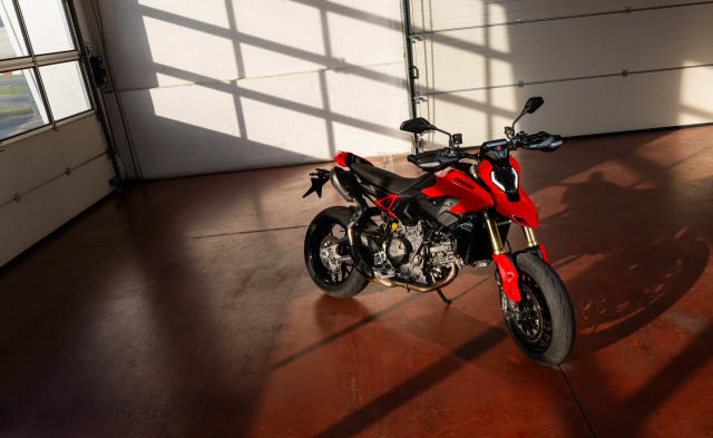 Ducati Hypermotard V2 galeriipilt 3