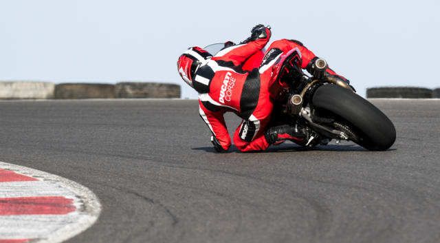 Ducati Panigale V2 S galeriipilt 2