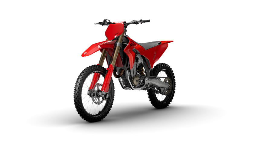 Ducati Desmo450 MX MY27 eest külgvaates stuudios