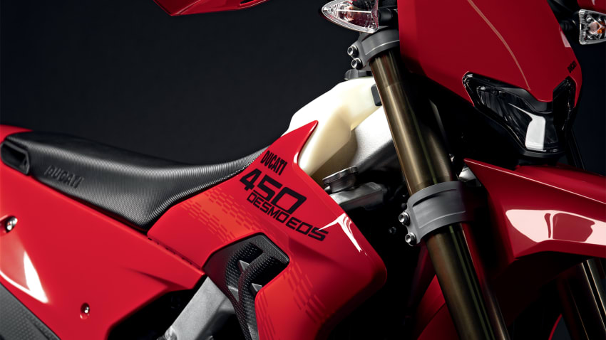 Ducati Desmo450 EDS MY27 paagi ja esiosa detail