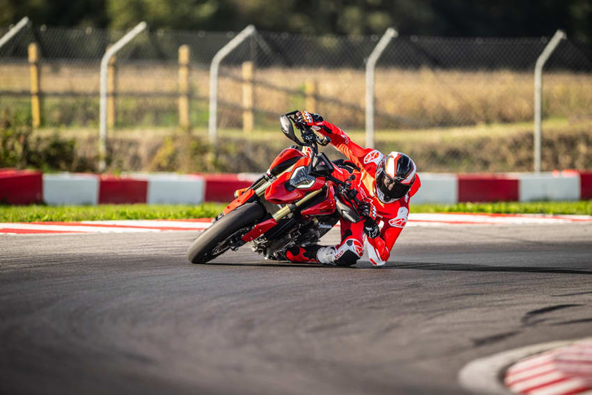 Ducati Hypermotard V2 galeriipilt 8