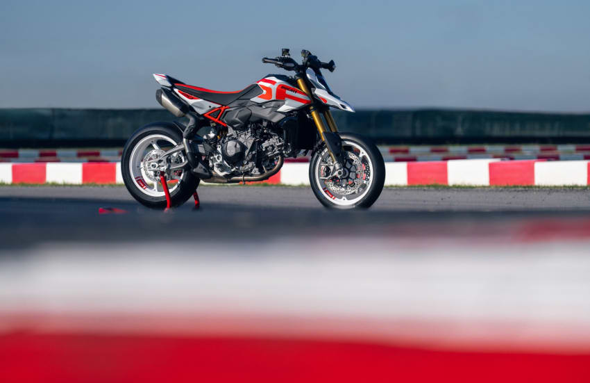 Ducati Hypermotard V2 SP galeriipilt 3