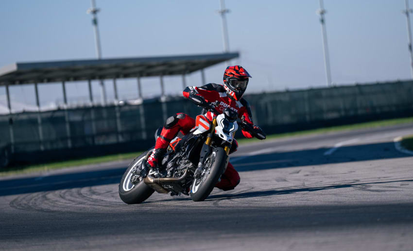 Ducati Hypermotard V2 SP galeriipilt 4