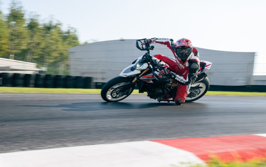 Ducati Hypermotard V2 SP galeriipilt 9