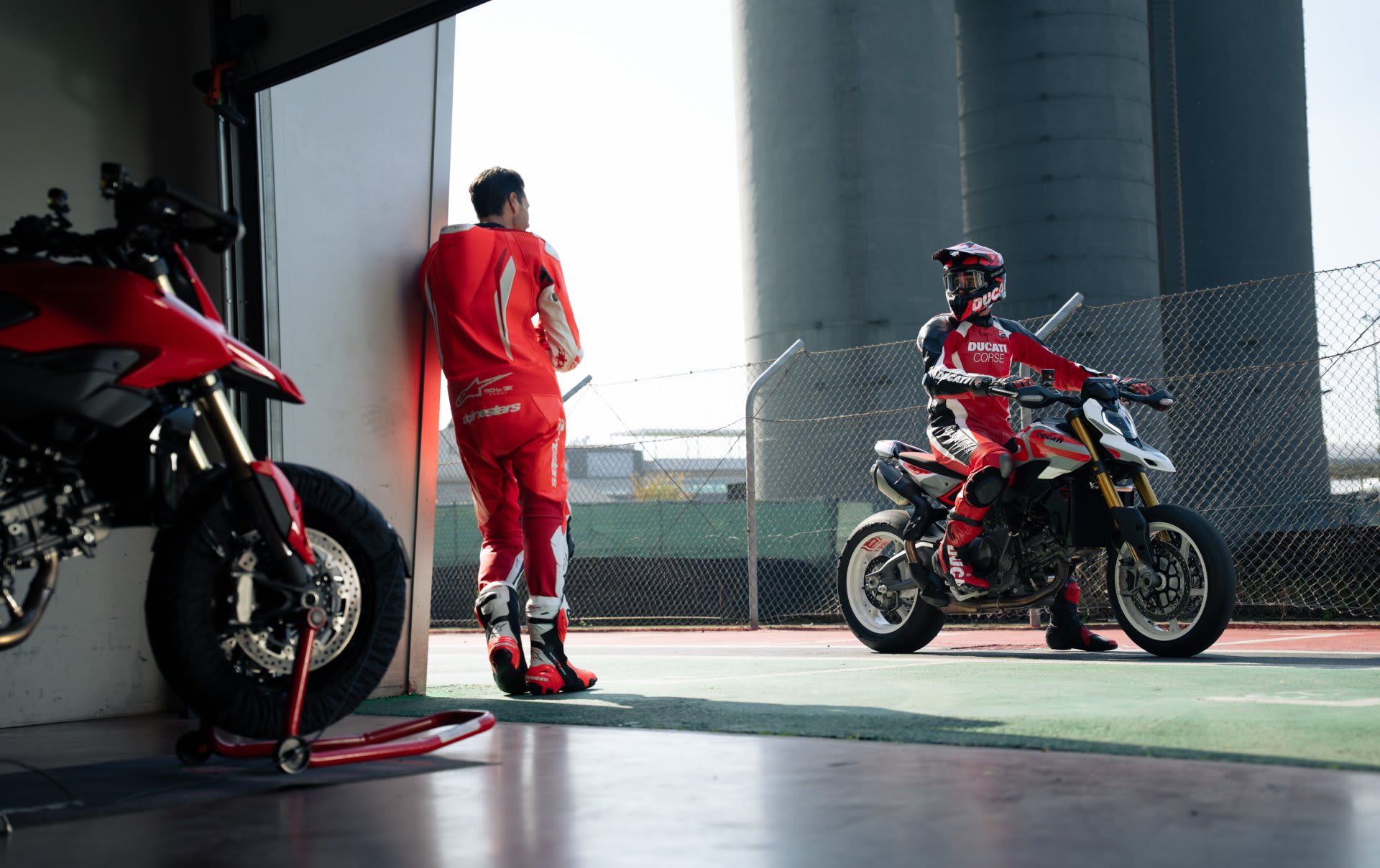 Ducati Hypermotard V2 SP galeriipilt 8