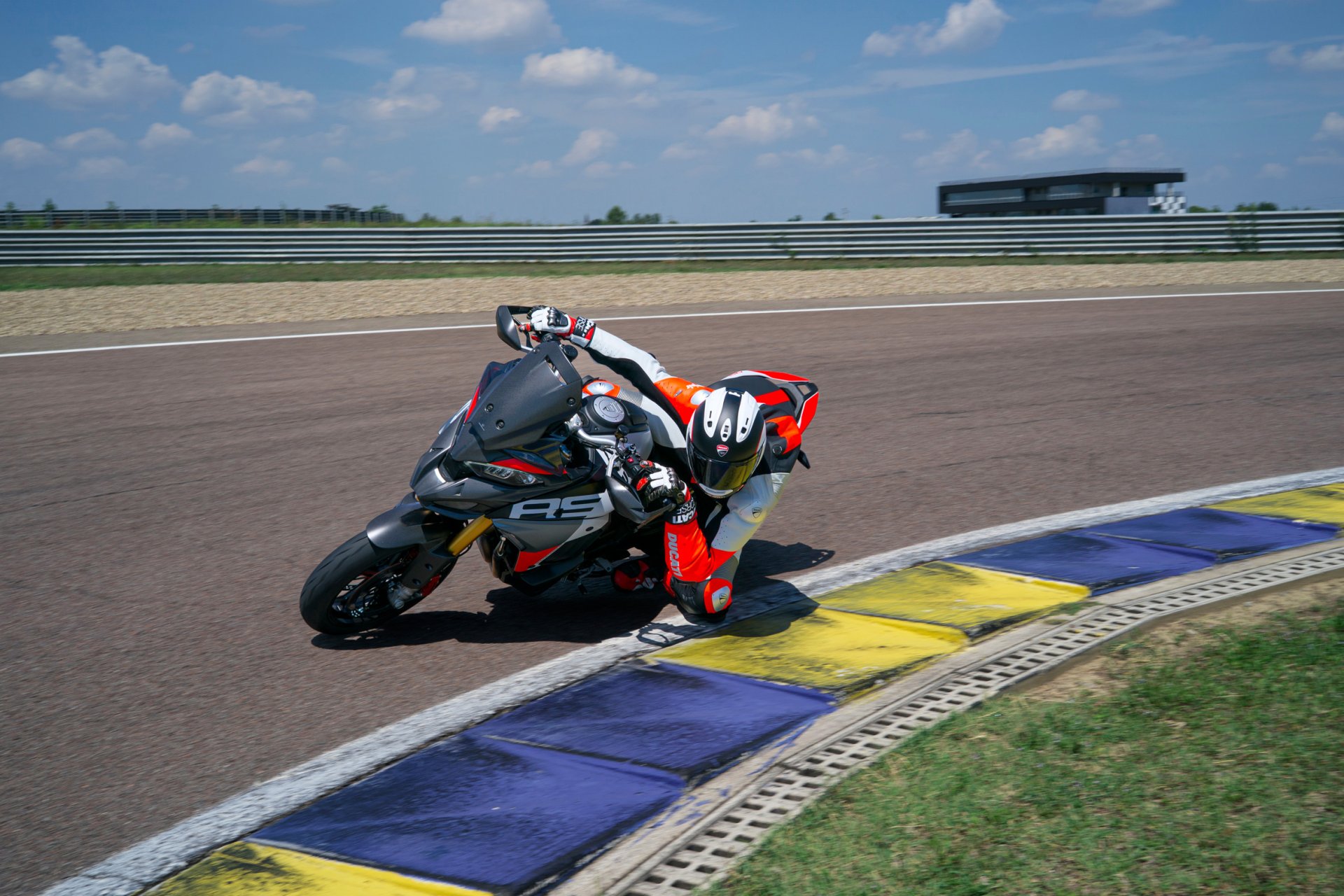 Ducati Multistrada V4 RS galeriipilt 10