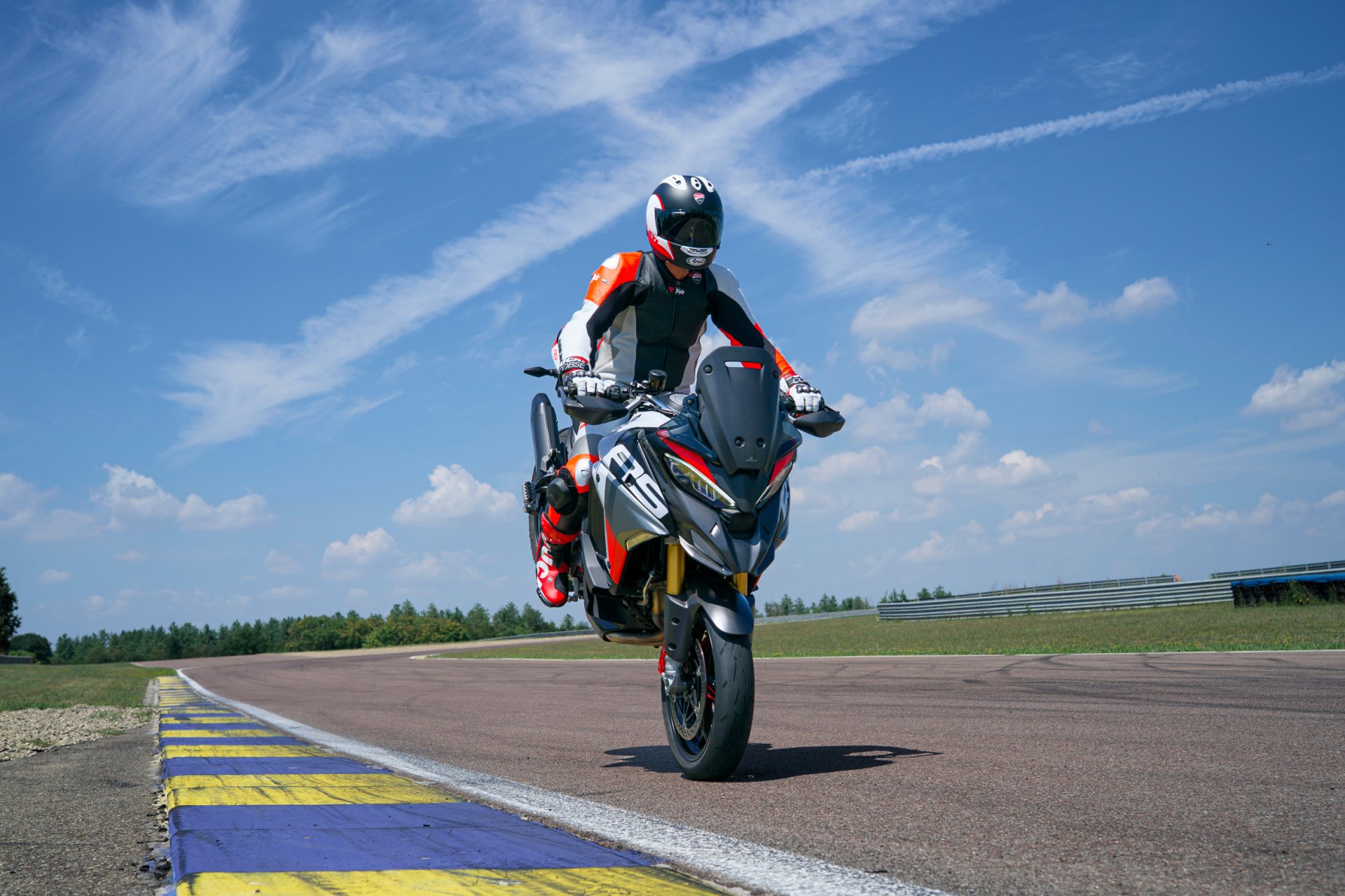 Ducati Multistrada V4 RS galeriipilt 11