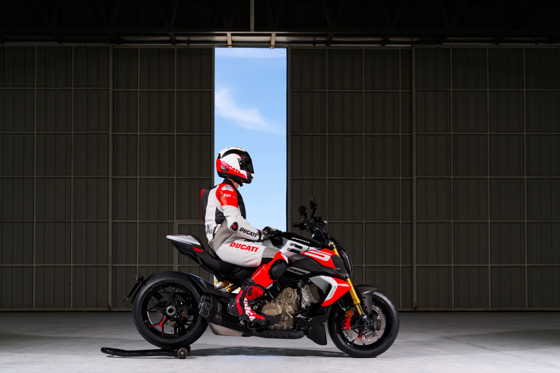 Ducati Diavel V4 RS galeriipilt 7