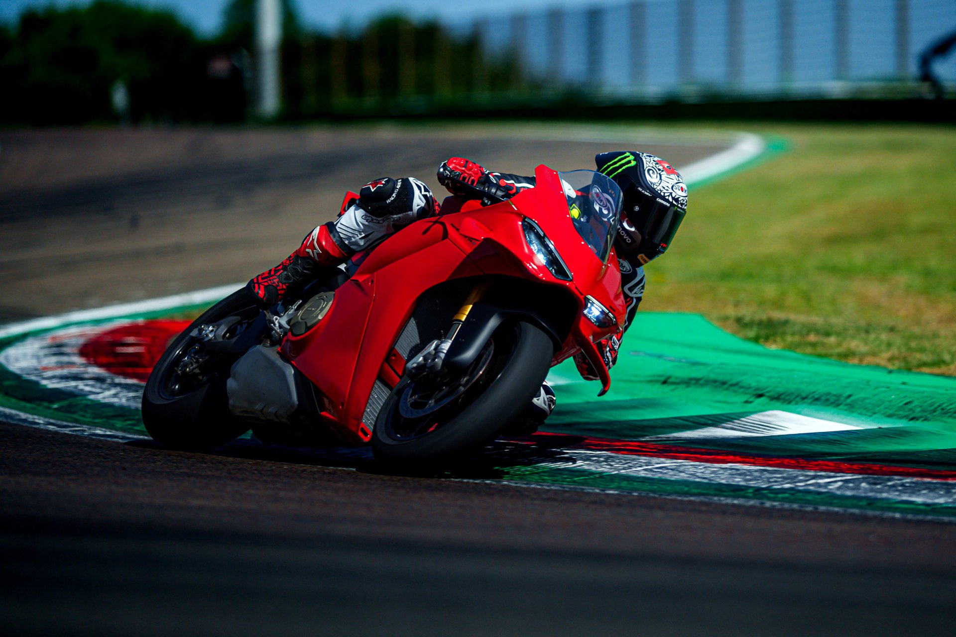 Ducati Panigale V4 S galeriipilt 4