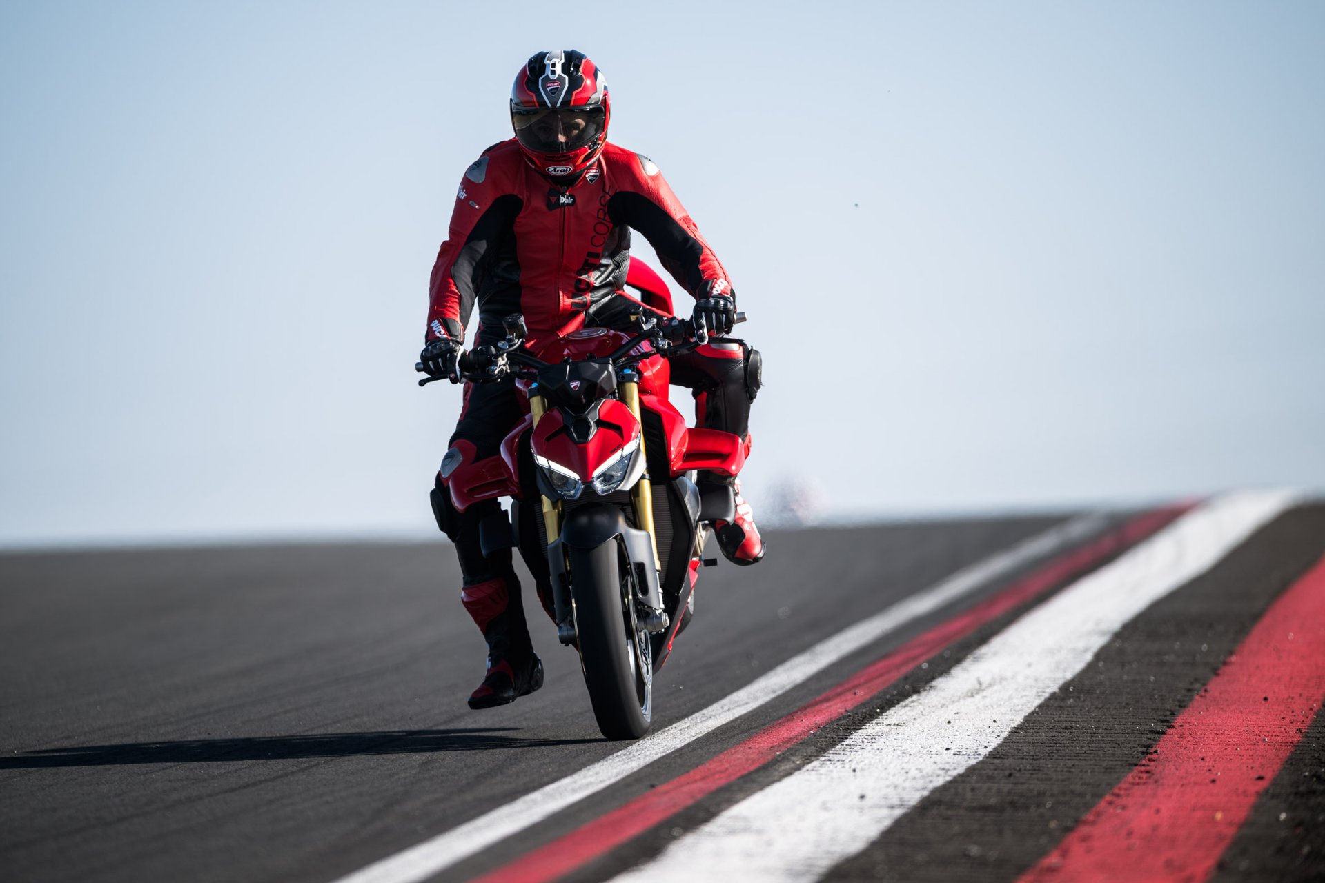 Ducati Streetfighter V4 S galeriipilt 9