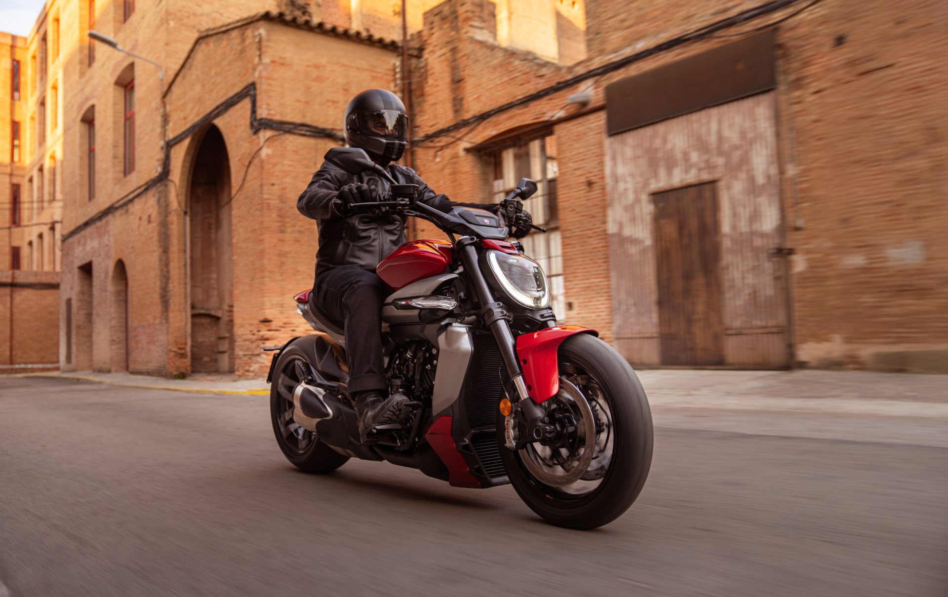 Ducati XDiavel V4 galeriipilt 1