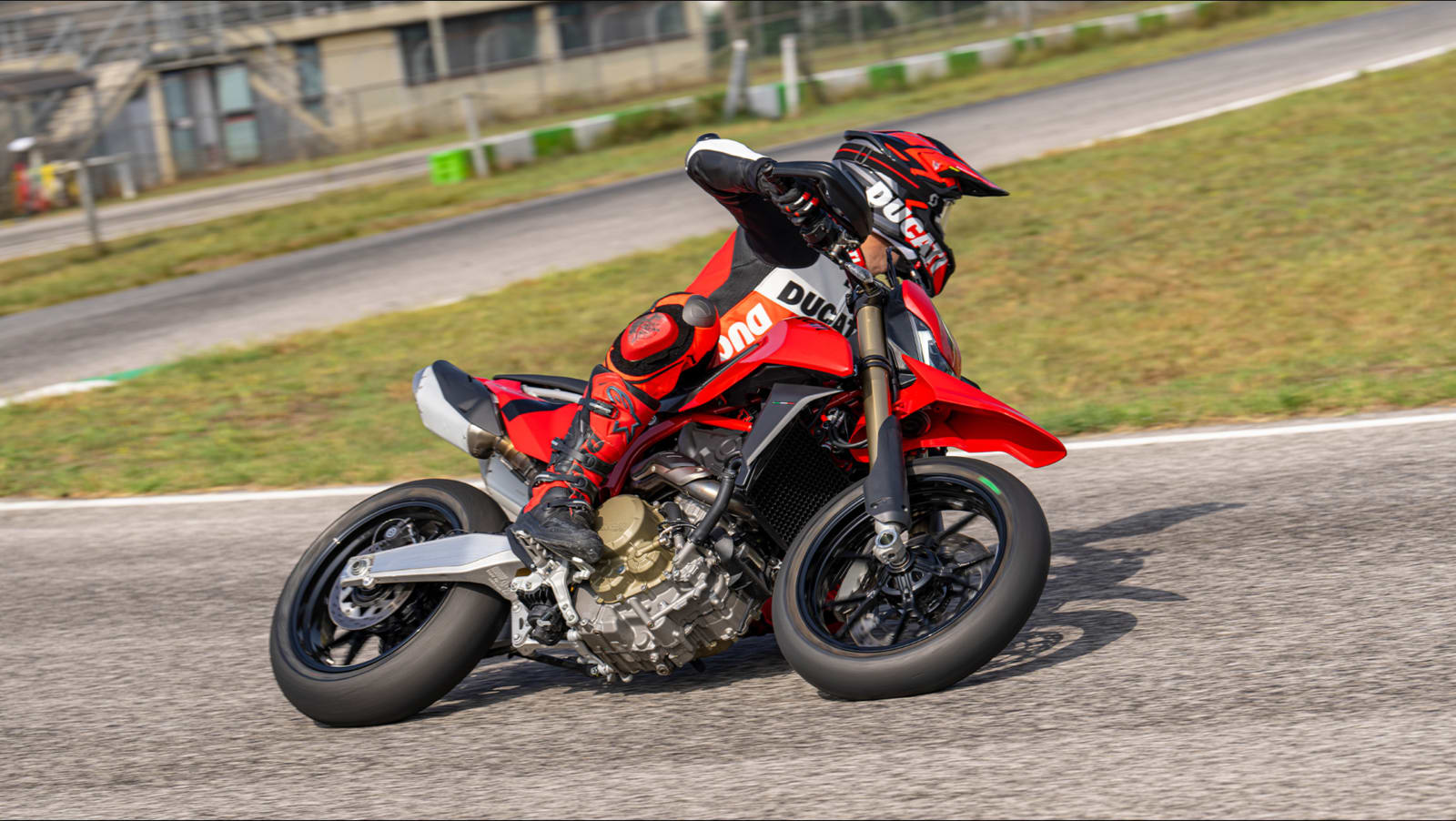 Ducati Hypermotard 698 Mono galeriipilt 2