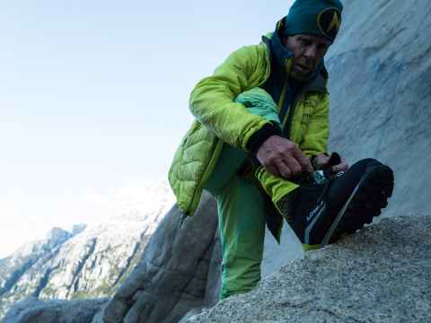 Kletter-Expedition im Nördlichen Patagonischen Inlandeisfeld mit den Bergführern Jörn Heller, Andreas Thomann und Robert Jasper, auf den Nef Gletscher, Erkundung der Zustiege und die zweite Besteigung vom Cerro Largo 2705 m, Basislager im Vall de Soler, Lago Plomo, Puerto Bertrand, Patagonien, Chile.