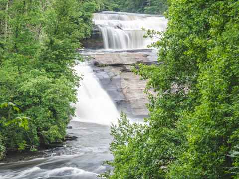 Berge Carolina DuPont State Forest Grace Hwu LOWA Mountains Recreational Visitor Center Triple Falls USA Waterfalls