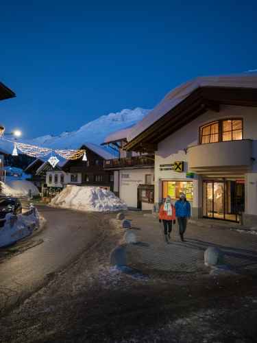 Winterwanderszene Obergurgl, Oetztaler Alpen, Tirol, Oesterreich.