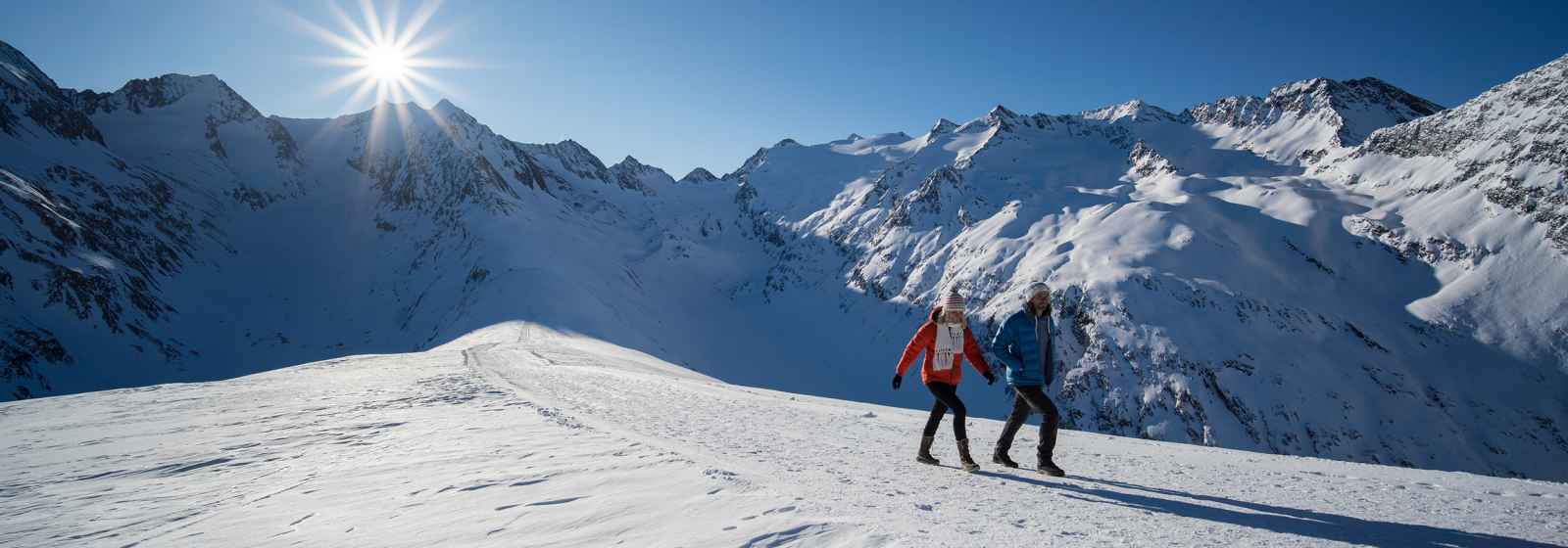 Winterwanderszene Hohe Mut, Oetztaler Alpen, Tirol, Oesterreich.