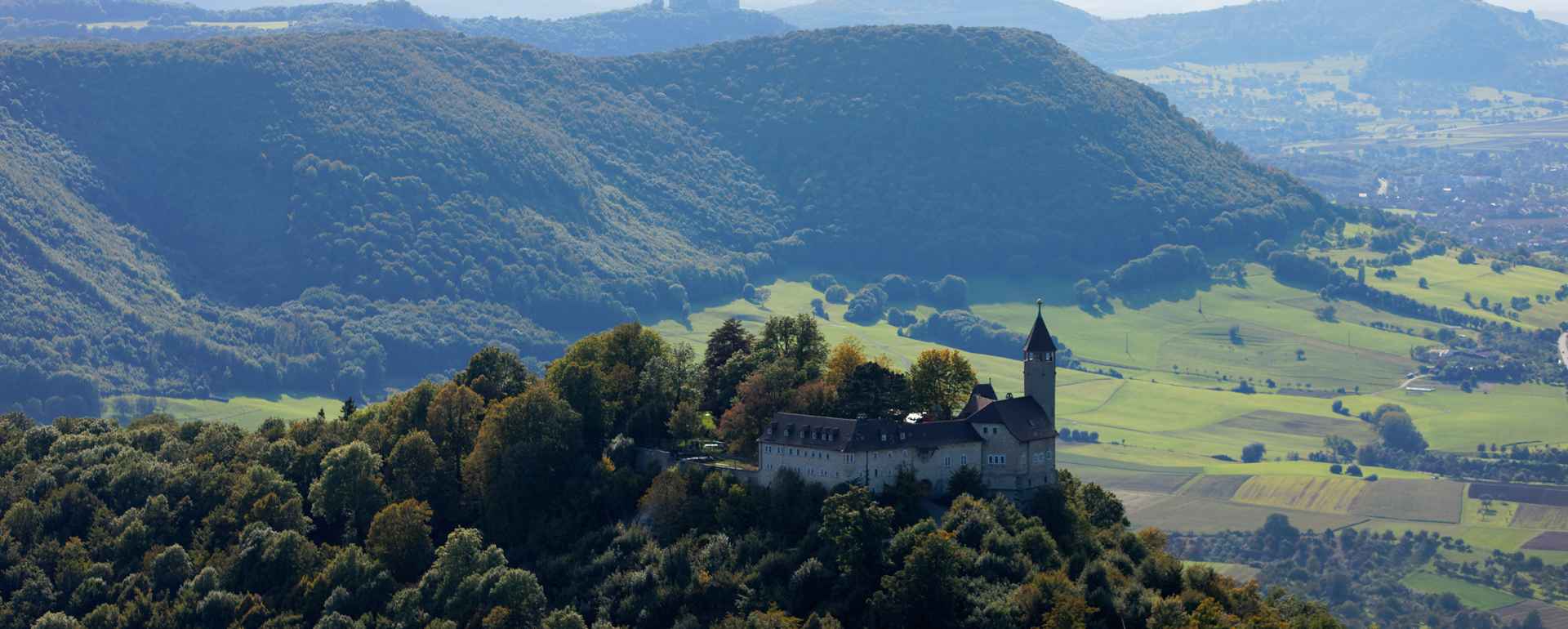 Burg Teck Ruine Hohenneuffen Aussicht Wald Wiesen