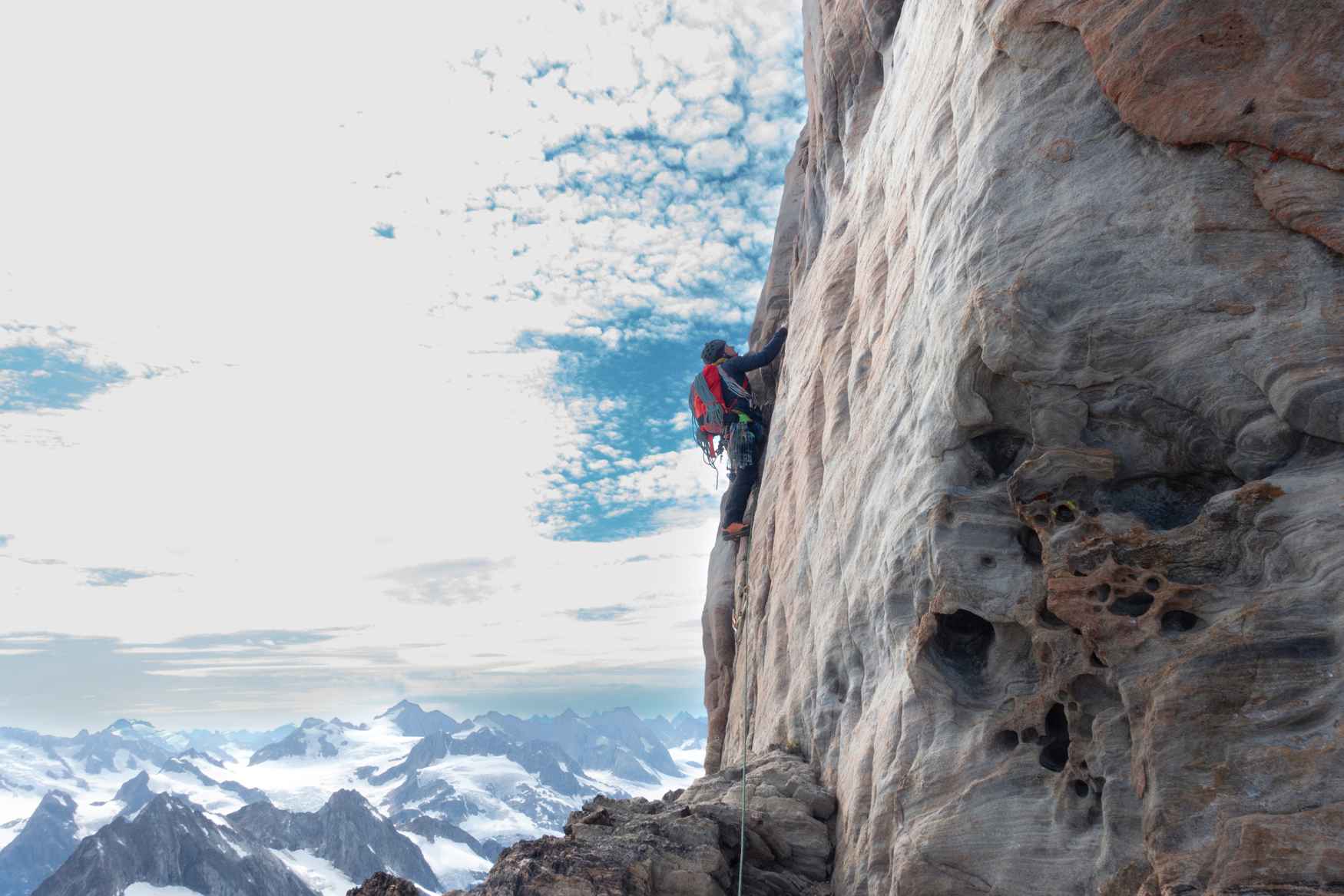 A shoe that’s sure to turn heads. Particularly on Alpine terrain, on rock or on your way there: The CADIN II GTX MID is simply an athletic jack-of-all-trades. Its multifaceted qualities are well-known and well-loved by mountaineers. This popularity is the result not only of the boot’s welts for semi-automatic crampons, but also its Vibram outsole. It’s simply perfect for almost any conditions you might encounter when mountaineering. Besides being functional, a mountaineering boot has to look good. The CADIN II GTX MID has its own special eye-catchers, including its scree collar and its integrated embossing that creates a special mountaineering boot style.