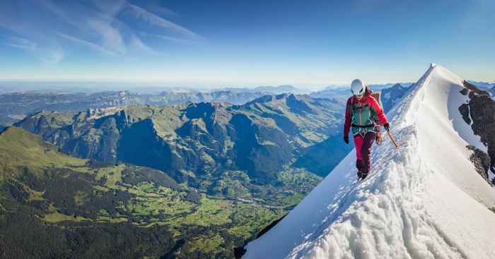 Taking the last step to the top and then revelling in the stunning view - female adventurers wearing the CEVADALE II GTX Ws have the best possible footwear for their next tour. This Alpine jack-of-all-trades is perfect for easy, high-altitude tours, a little Alpine climbing or even challenging via ferrata. The footwear’s inner features are pretty special, too: The sporty shoe features a combination of the very best materials, optimal fit and the highest level of comfort. It can handle anything you throw at it with the help of its Vibram outsole and shaft made of robust split leather.