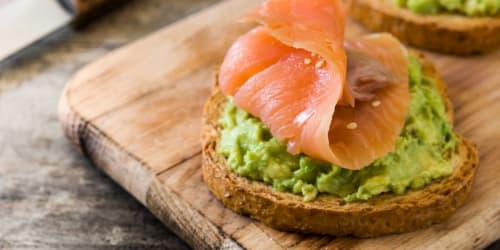 avocado toast salmone<br>