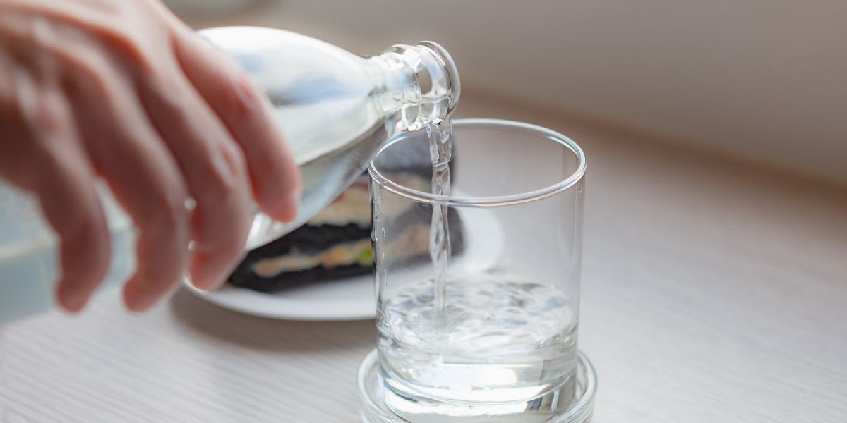 acqua bicchiere bottiglia<br>