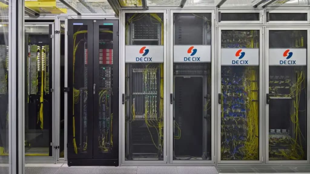 What Is the DE-CIX MCP Server?