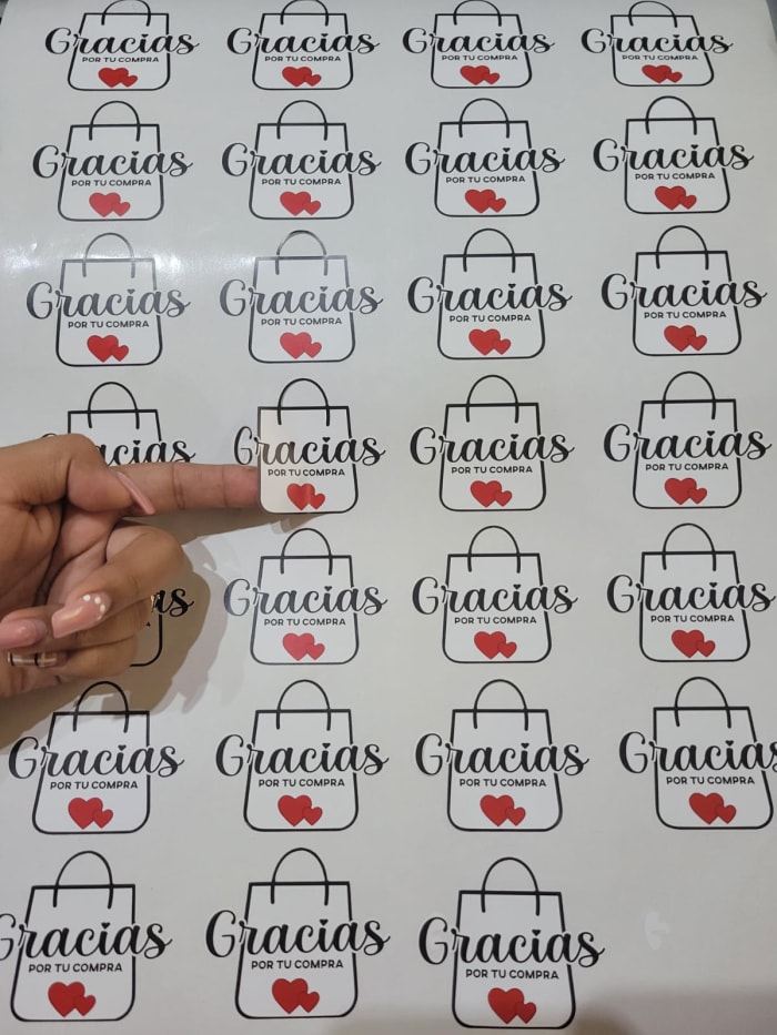 Calcomanías personalizadas en papel adhesivo brillante