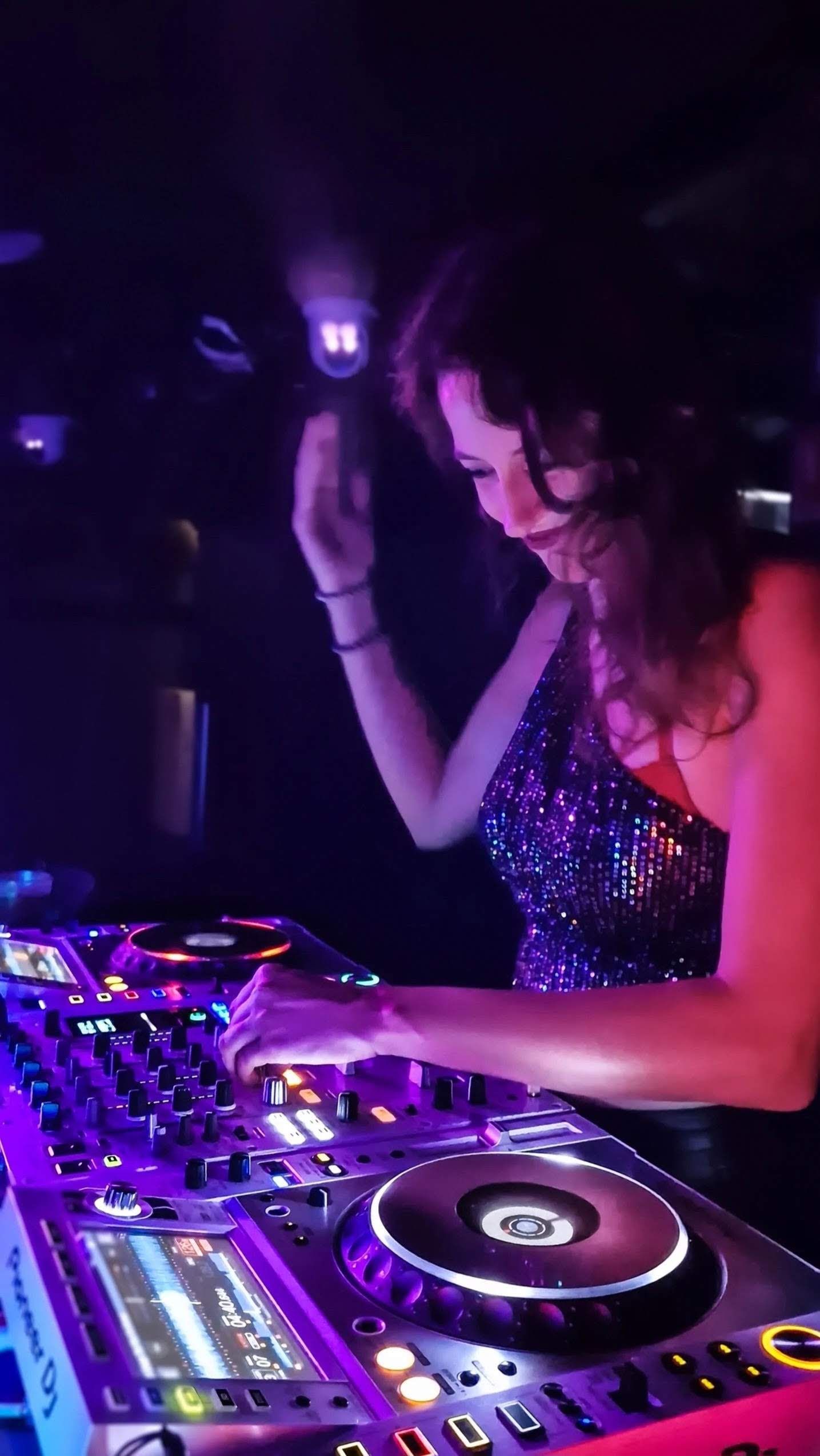 Manon — Founder of Spotglow Studio