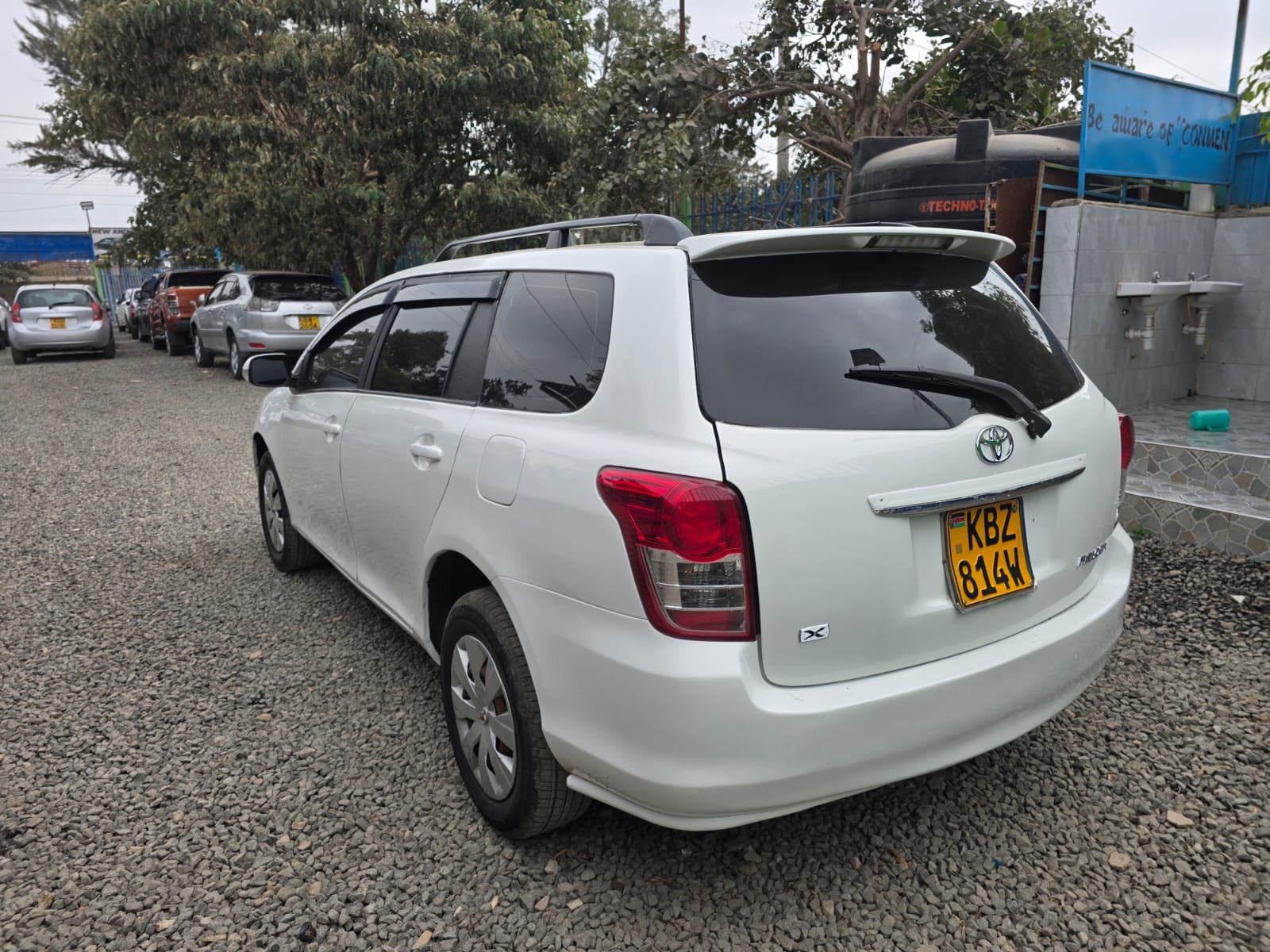Toyota fielder - photo 3