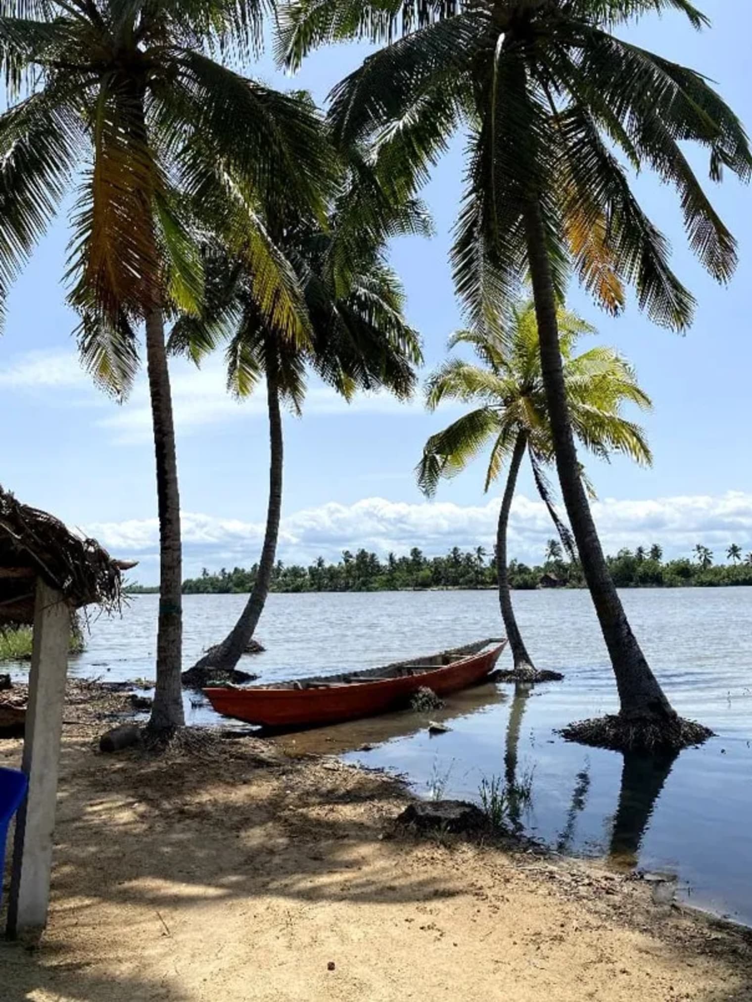 Le bord de mer et la lagune de Grand-Popo.