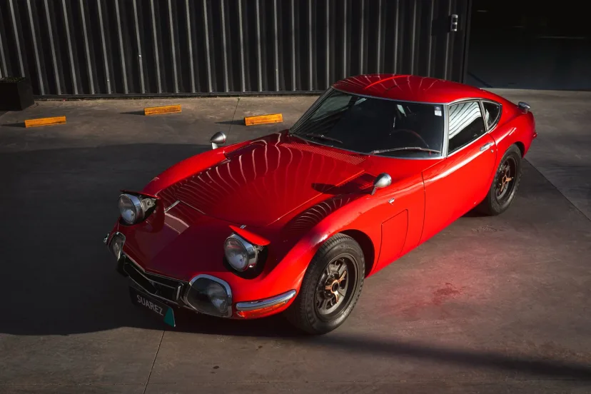 TOYOTA 2000 GT ROJO