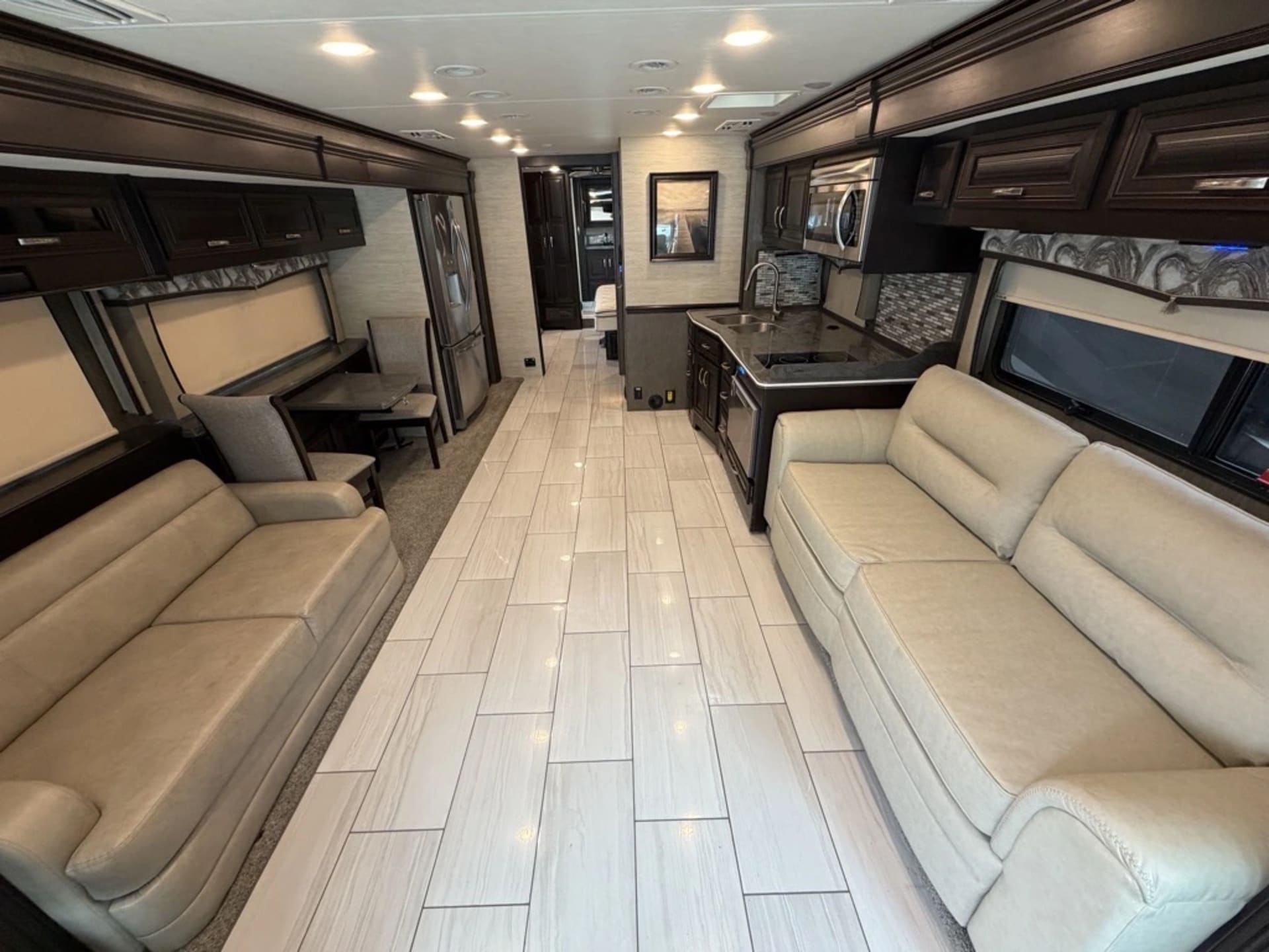 2019 Berkshire XL 40D - Interior view