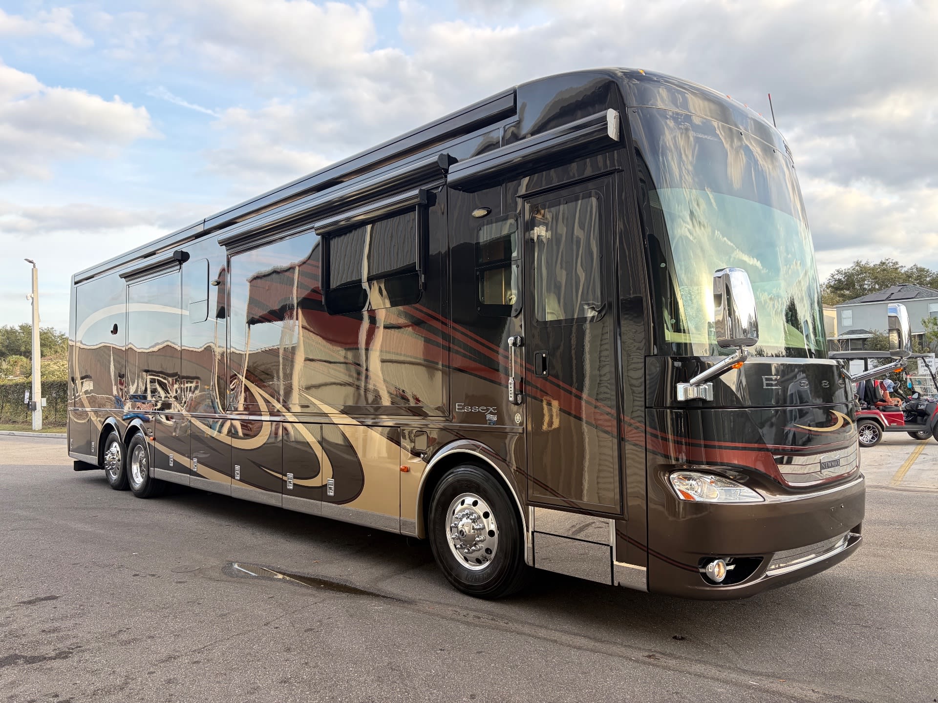 2016 Newmar Essex 4519 - Exterior view