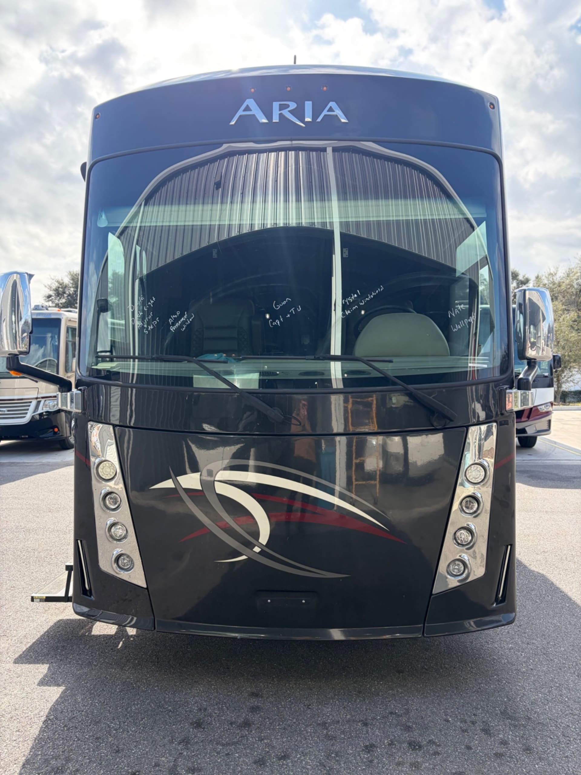 2019 Thor Motor Coach Aria 3901 - Exterior view 2