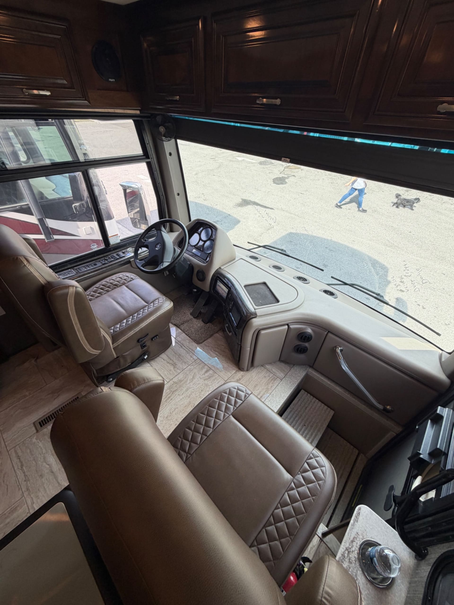 2019 Thor Motor Coach Aria 3901 - Interior view